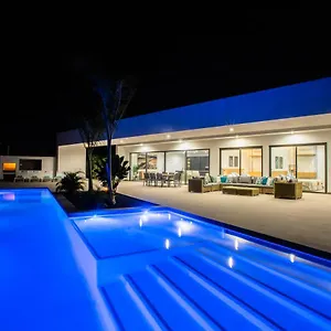  Villa Macan
